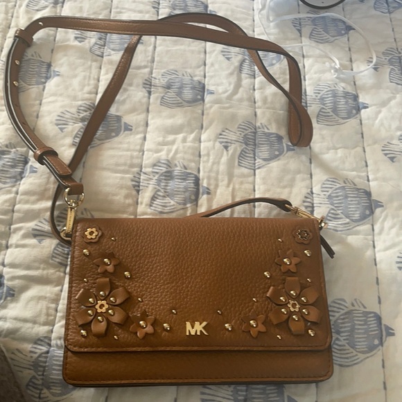 Michael kors mini crossbody flowered bag - Picture 1 of 2